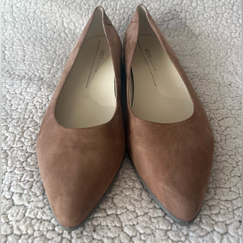 Ecco Danish Design Suede Pointed Flats 🤎 - Picture 7 of 11